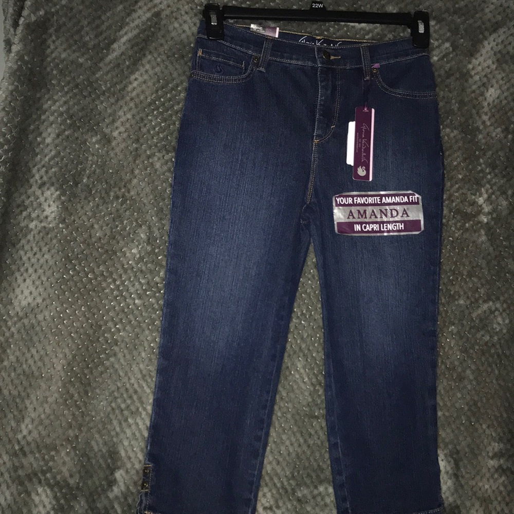 NWT Gloria Vanderbilt Capri classic fit size 4p